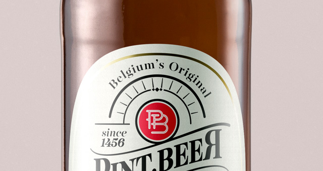 啤酒瓶贴图样机展示Amber Psd Beer Bottle