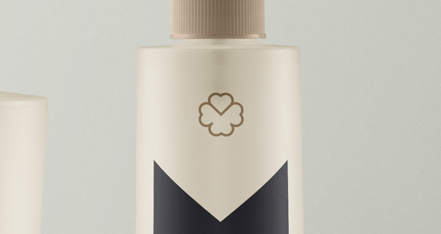 喷雾瓶包装设计PSD贴图模板Spray Psd Perfum