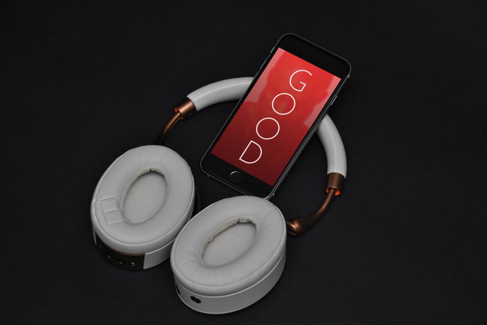 音乐主题耳机手机显示设备贴图PSD样机模型Good Musi