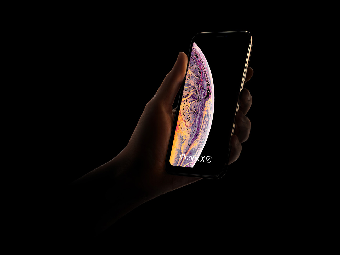 最新手持iPhone Xs Mockup样机展示PSD模版