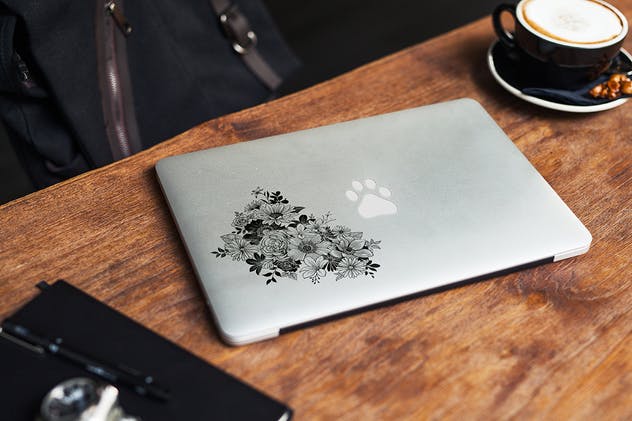 电脑封面贴图样机模板MacBook Skin Mock-Up