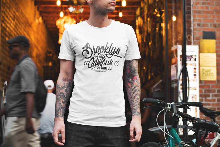 男性T恤贴图展示模版 Male T-Shirt Mockup