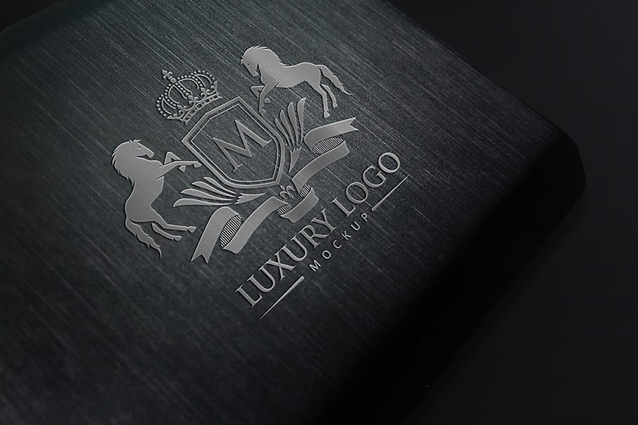 奢华风格的LOGO设计展示样机i Luxury Logo M