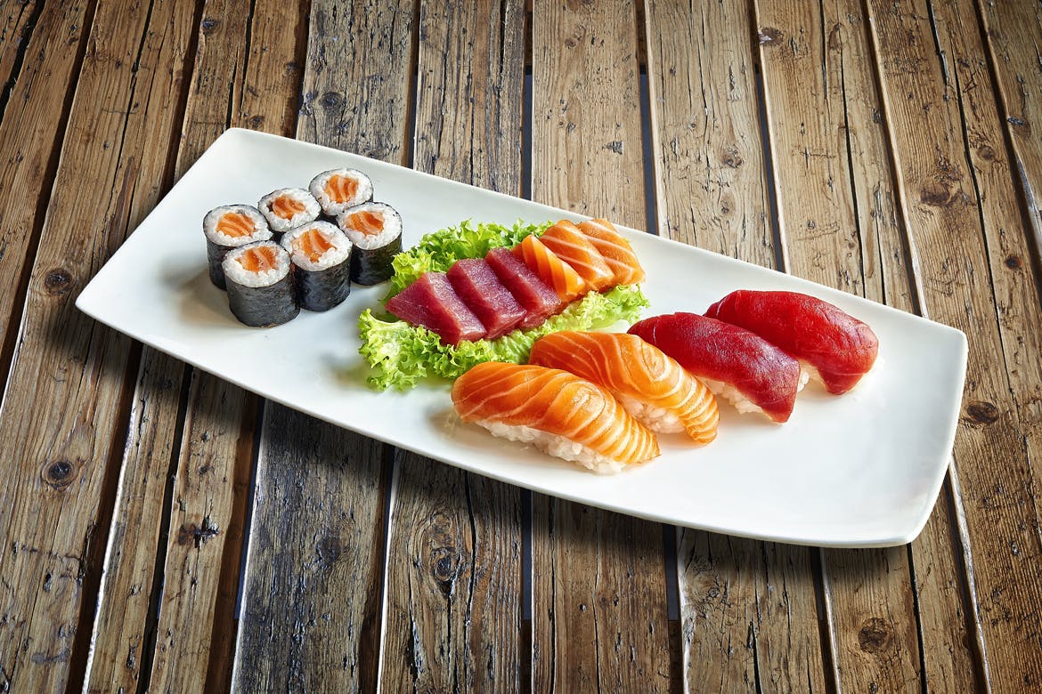 高品质的日本料理寿司VI样机展示模型 sushis-maki