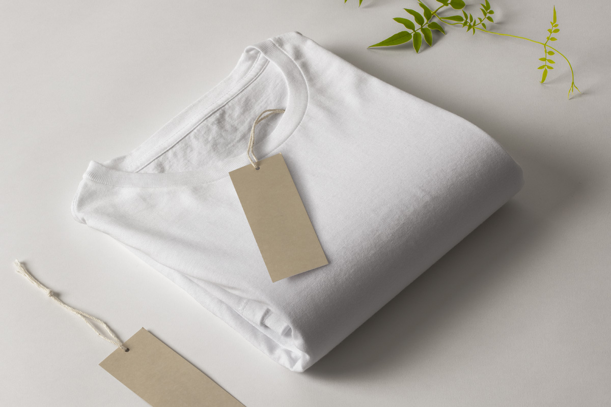 折叠好的T恤品牌VI贴图样机模板 Folded T-Shir