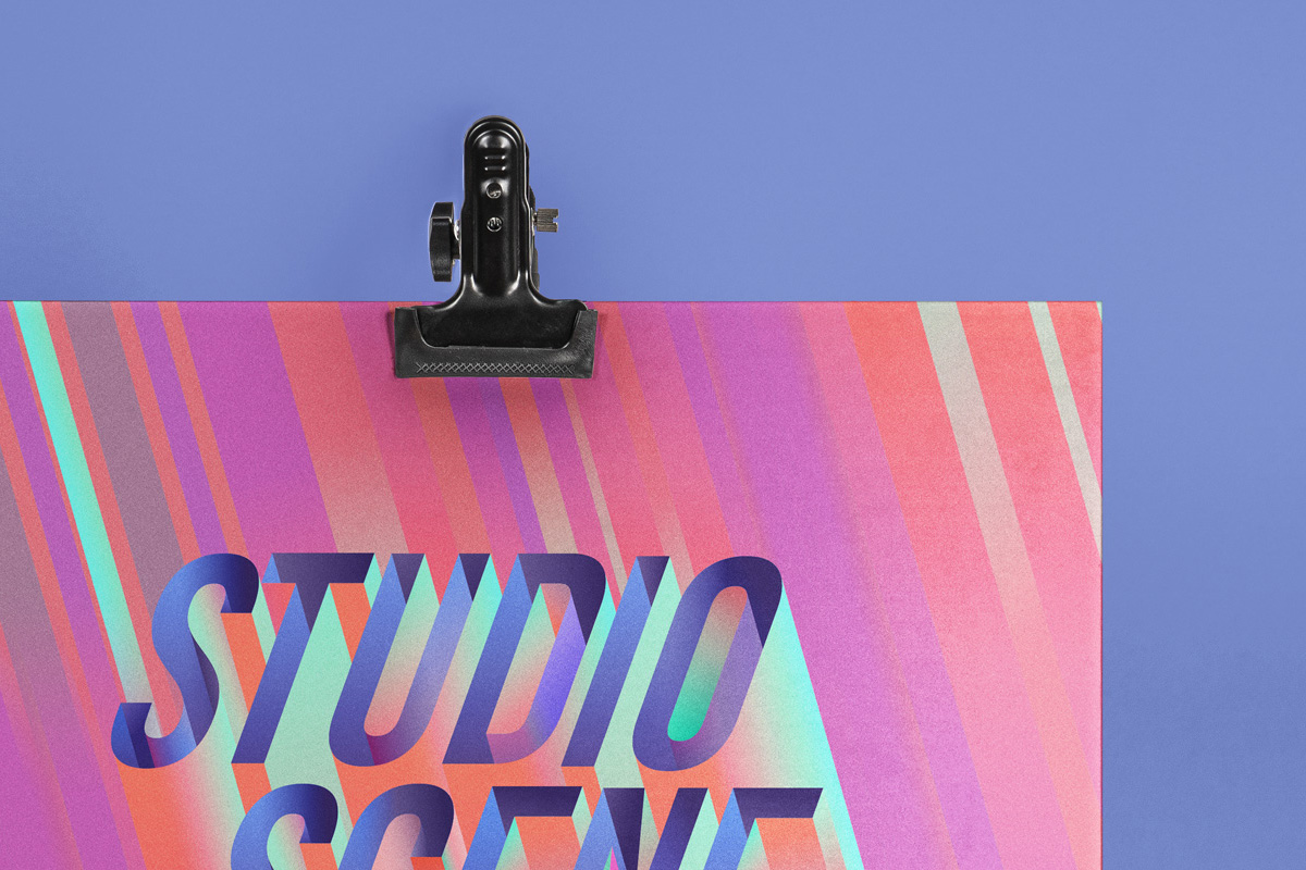 摄影棚三脚架上的海报样机 Studio Psd Poster