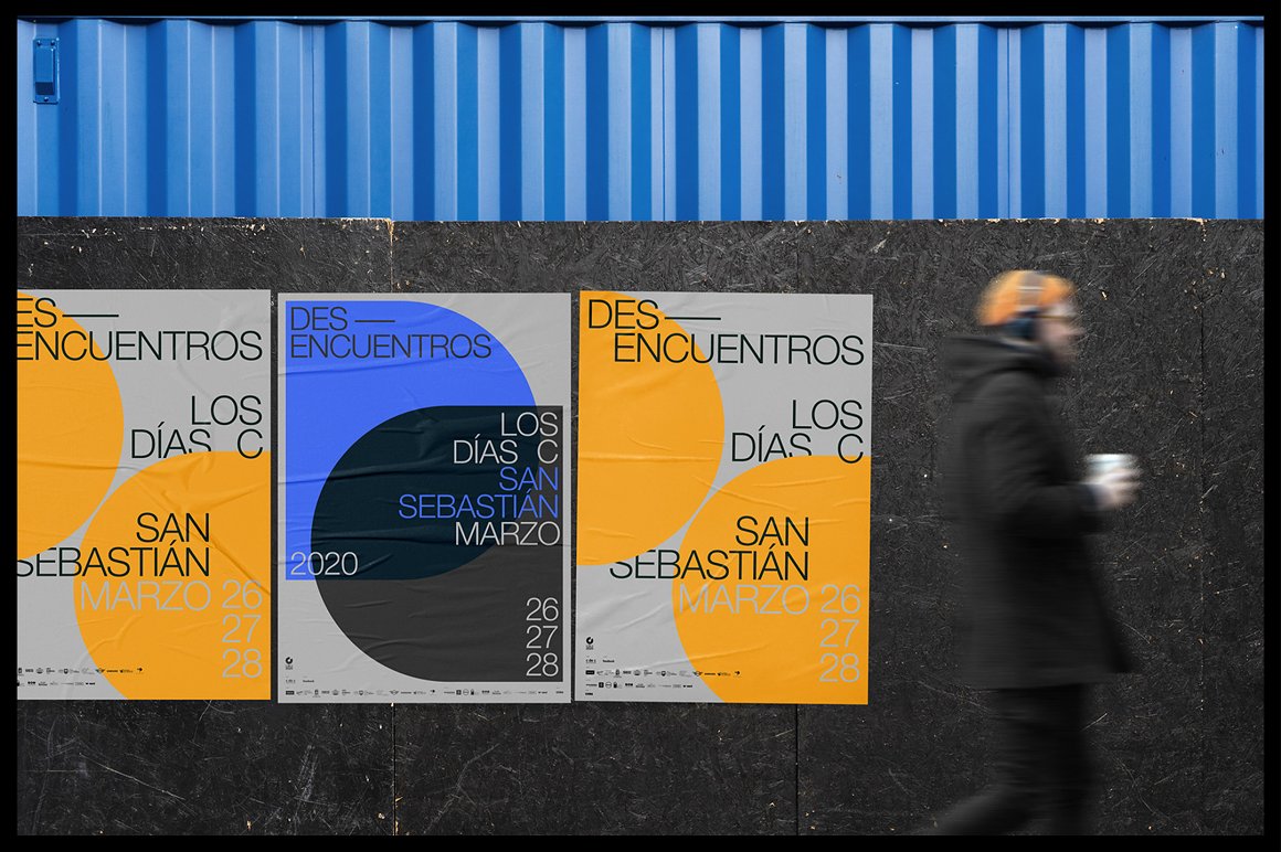 城市街头广告褶皱效果海报传单设计样机模板 Glued Pos