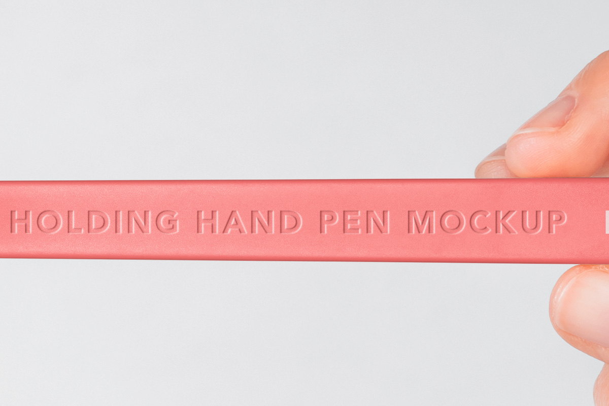 高品质手持笔身设计贴图展示样机PSD模板 Hand Hold
