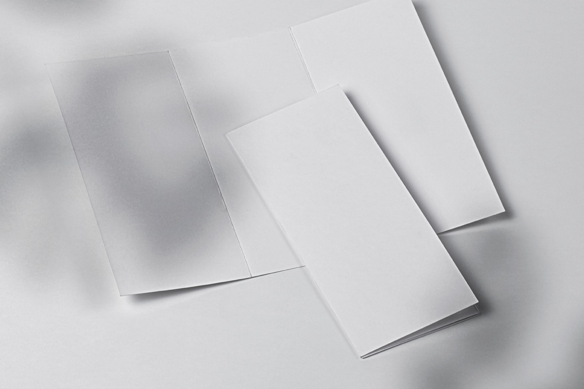优雅的三折页宣传单设计贴图展示样机模板 Tri Fold P