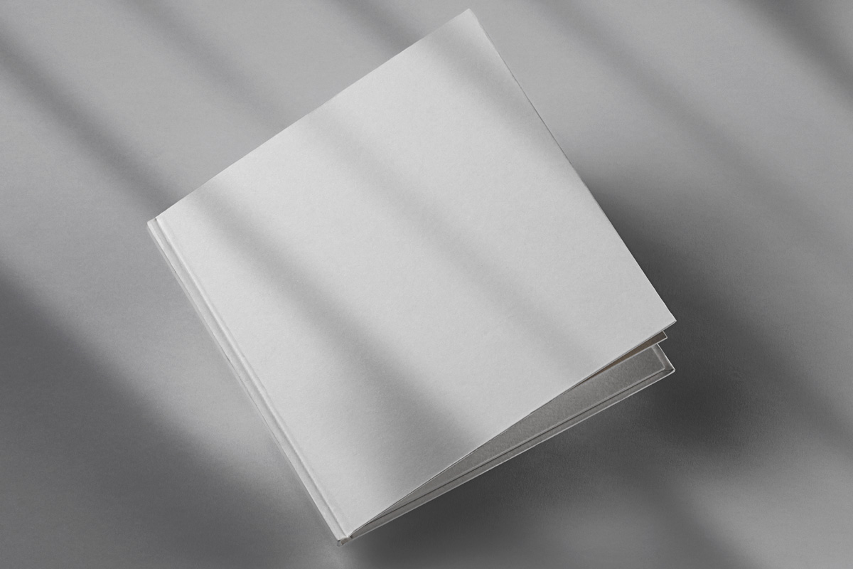 优雅的方形精装笔记本封面设计提案样机模板 Square No
