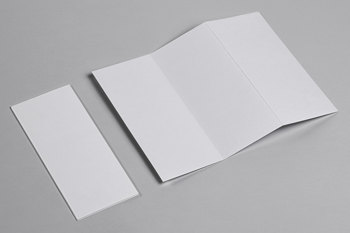高质量折页小册子宣传册设计展示样机PSD模板 Z-Fold