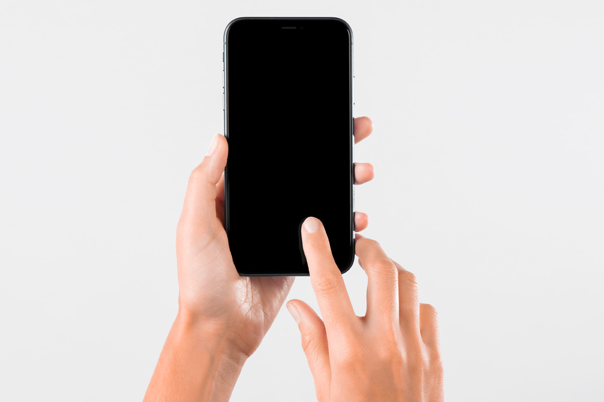 手持iPhone手机UI设计提案展示样机模板 Hand Ho